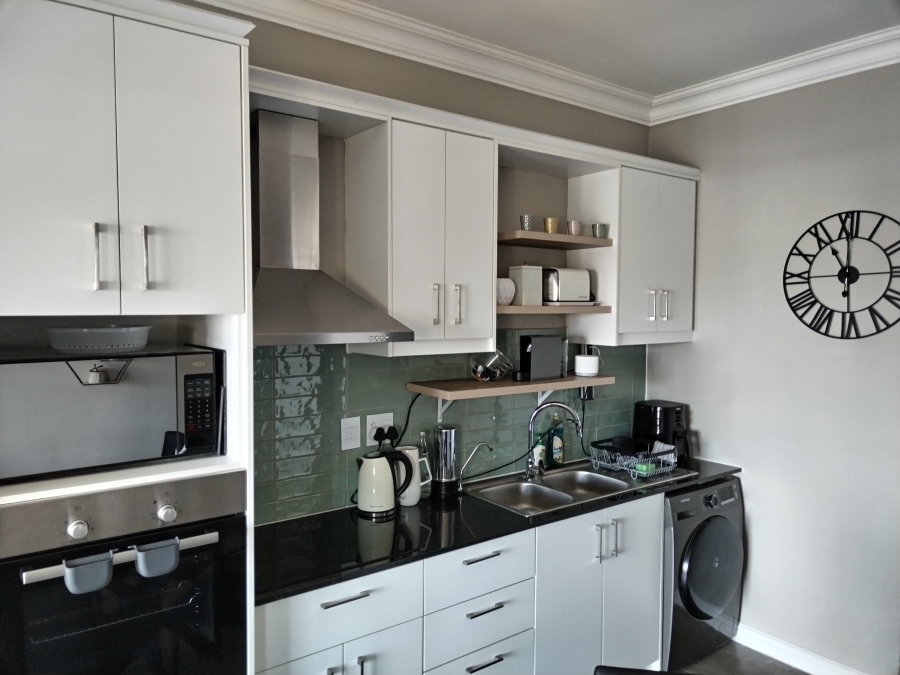 To Let 2 Bedroom Property for Rent in Waves Edge Western Cape